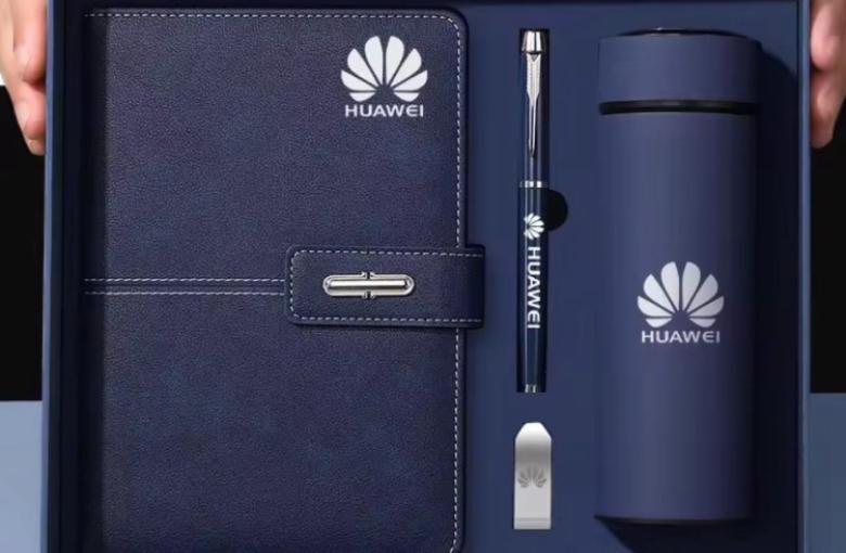 Kit d'intégration personnalisé pour nouveau collaborateur avec carnet, gourde et mug CKADO